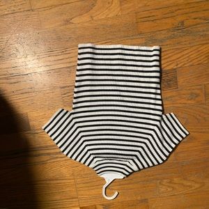 Kendall and Kylie Black and white croptop